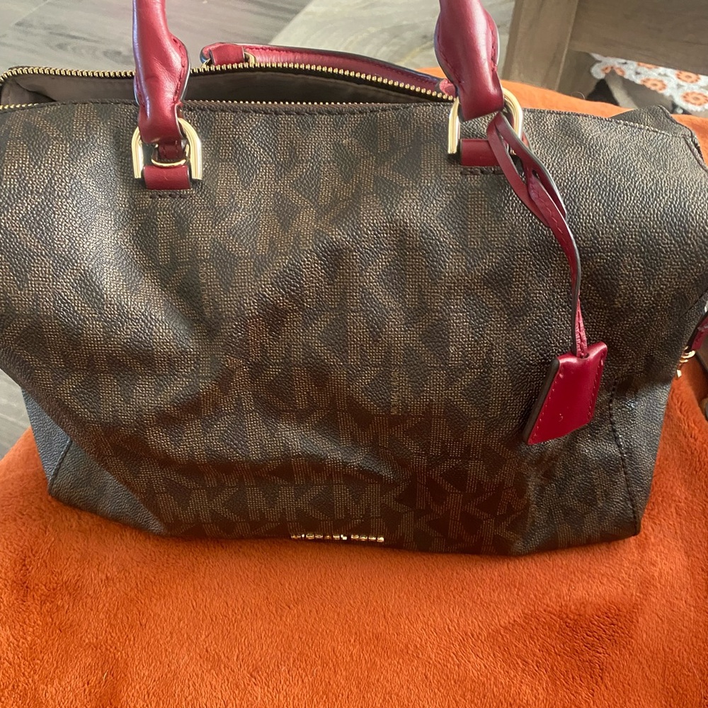 Beautiful Michael Kors bag